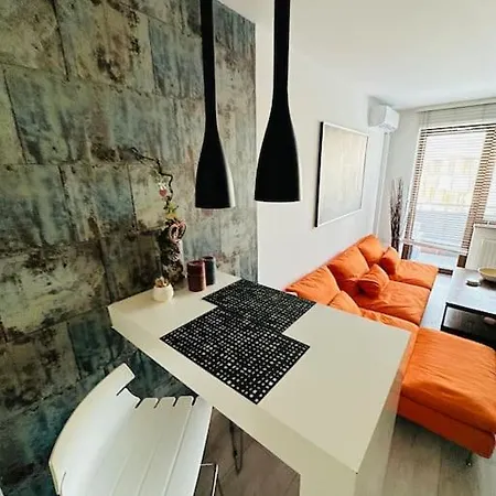 Przestronna I Jasna Kawalerka Z Balkonem * Вроцлав